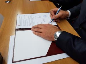 OMT - Podpis pogodbe za nalozbo na Trebelnem 27092017, foto Lapego (6)